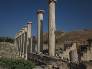 The Byzantine acropolis was on the heights above.