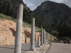 Pilgrims of Apollo could shop in the market.